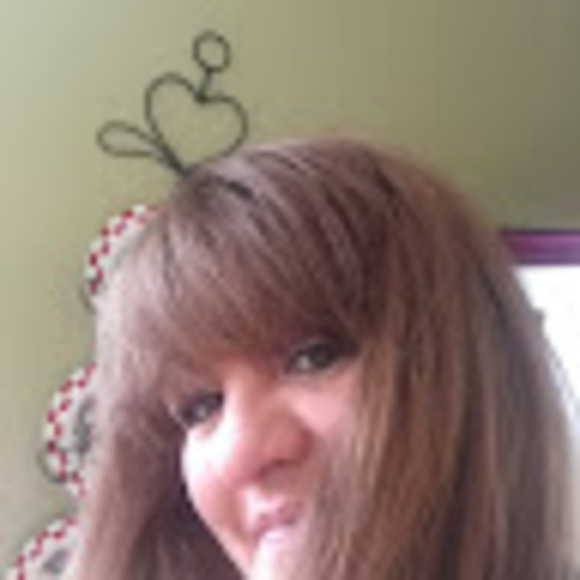 Meet your Posher, Laurie - Picture 1 of 1